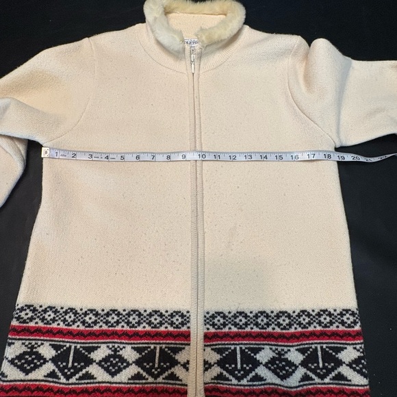 Vintage Pendleton Cream Sweater w/ Black &Red Accents Size S. 100% Virgin Wool - Picture 4 of 14